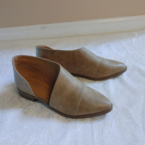 J Adams Shoes - J. Adams Pismo style Cut-out Low Heeled Shoes. New in Box!